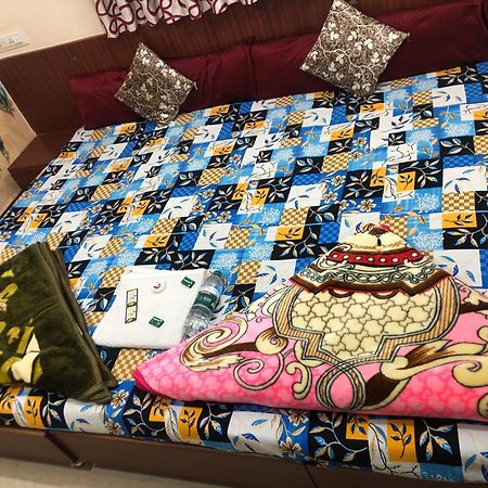 New Yanti Guest House Ujjain Buitenkant foto