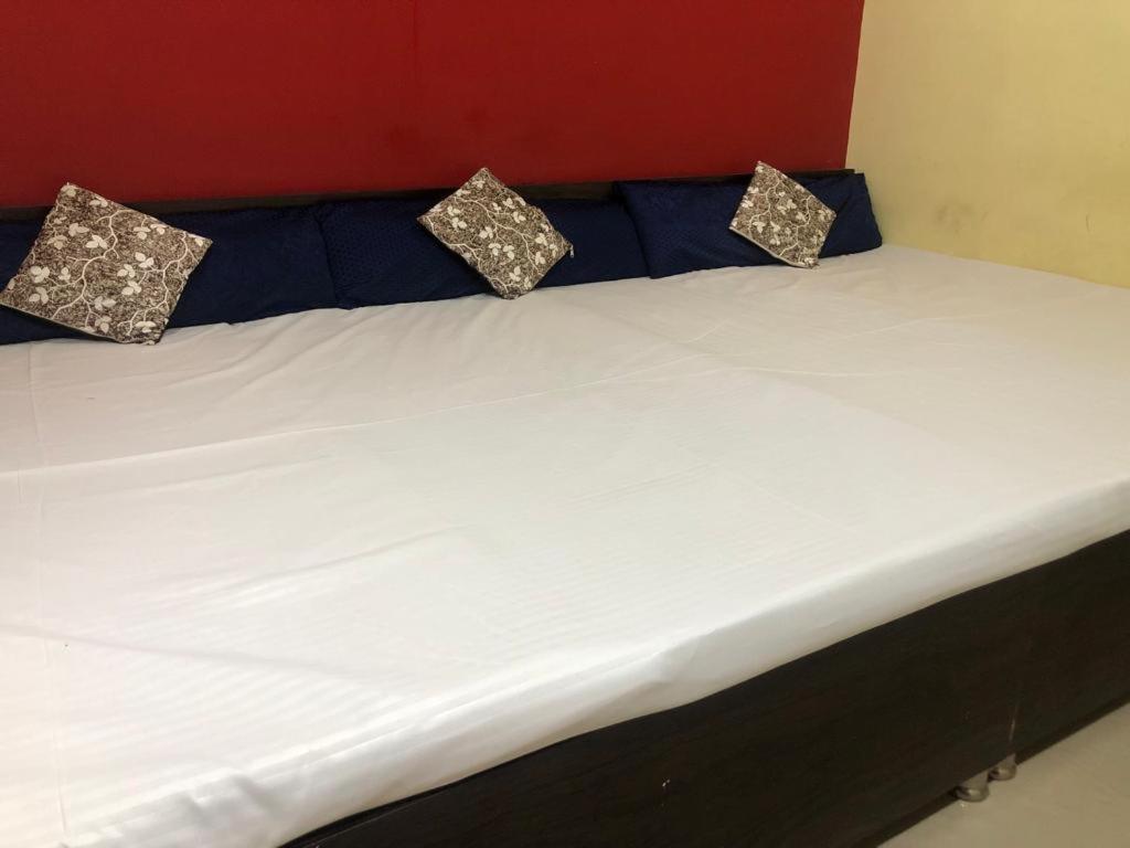 New Yanti Guest House Ujjain Buitenkant foto