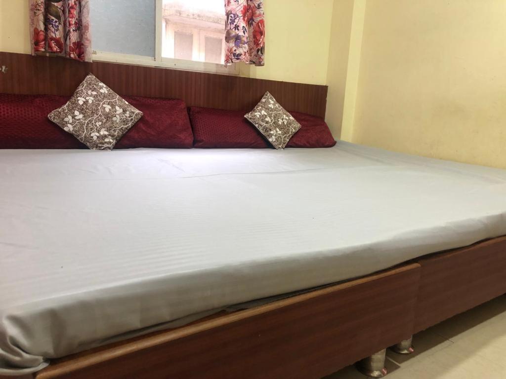 New Yanti Guest House Ujjain Buitenkant foto