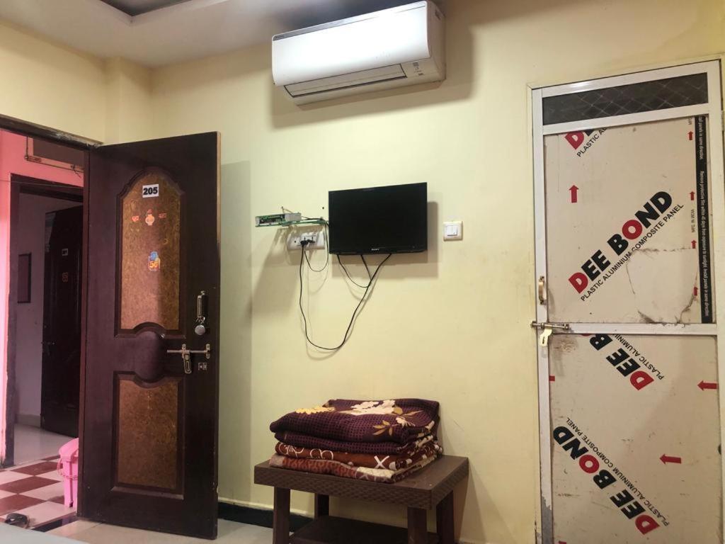 New Yanti Guest House Ujjain Buitenkant foto