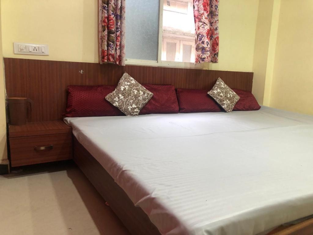 New Yanti Guest House Ujjain Buitenkant foto