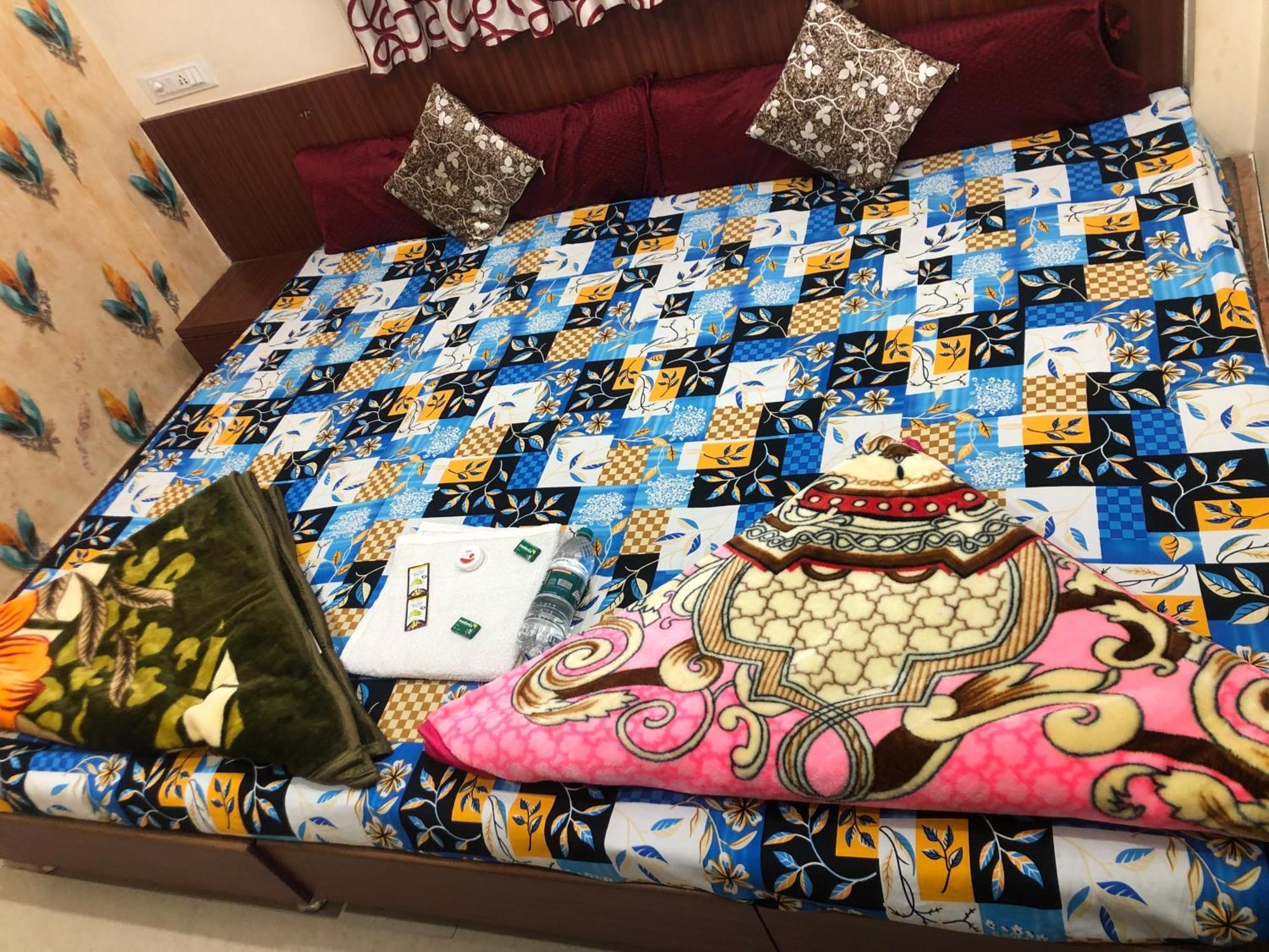New Yanti Guest House Ujjain Buitenkant foto